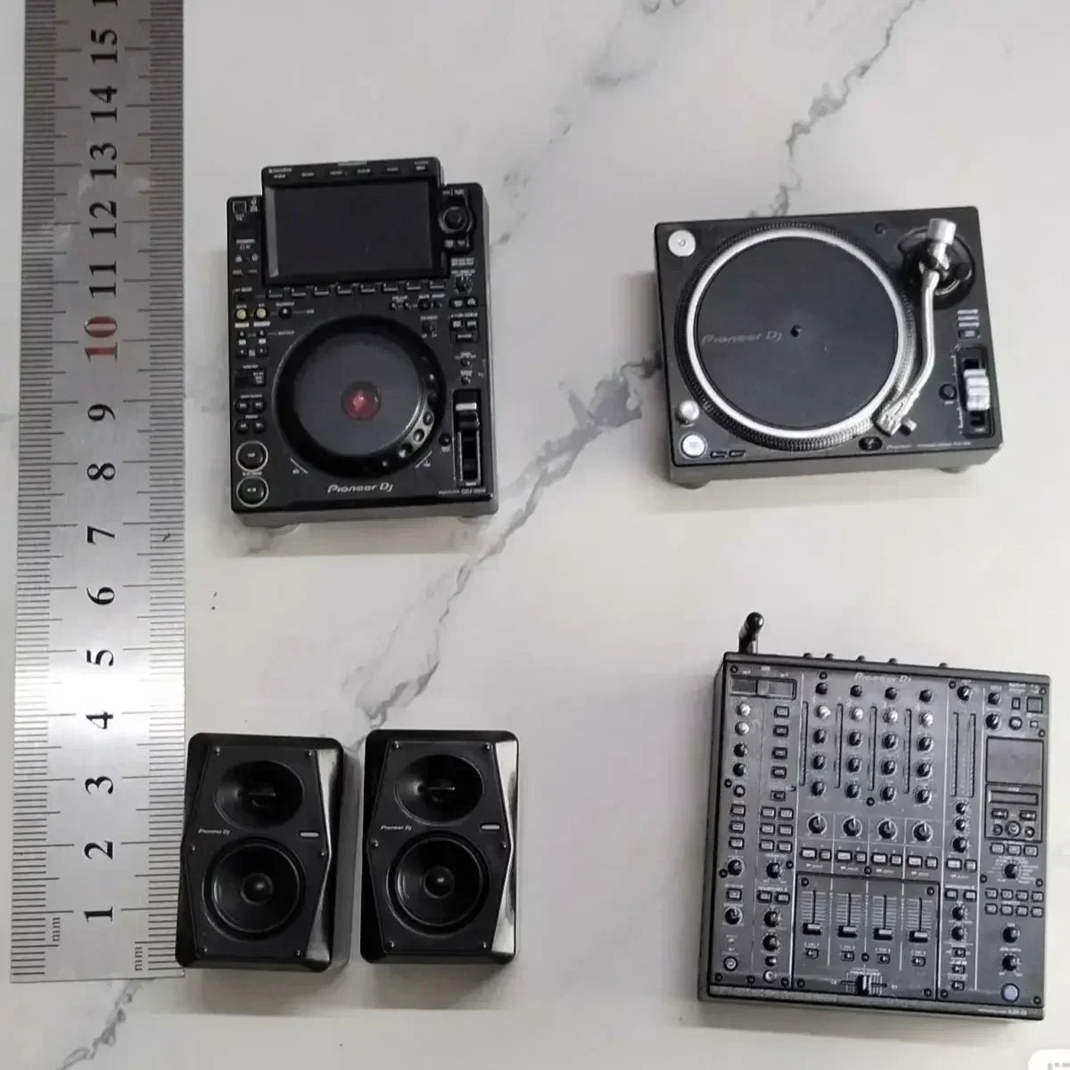 Pioneer DJ Controller Model Pioneer  Audio Equipment Miniature Model Mixer CD Player Keychain