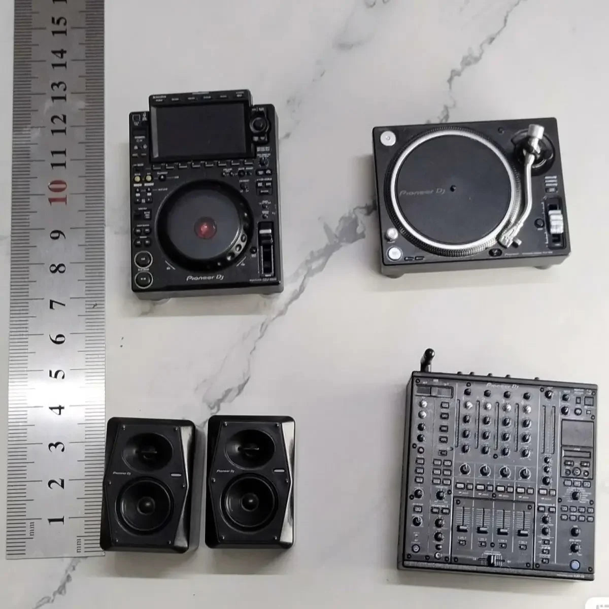 Pioneer DJ Controller Model Pioneer  Audio Equipment Miniature Model Mixer CD Player Keychain