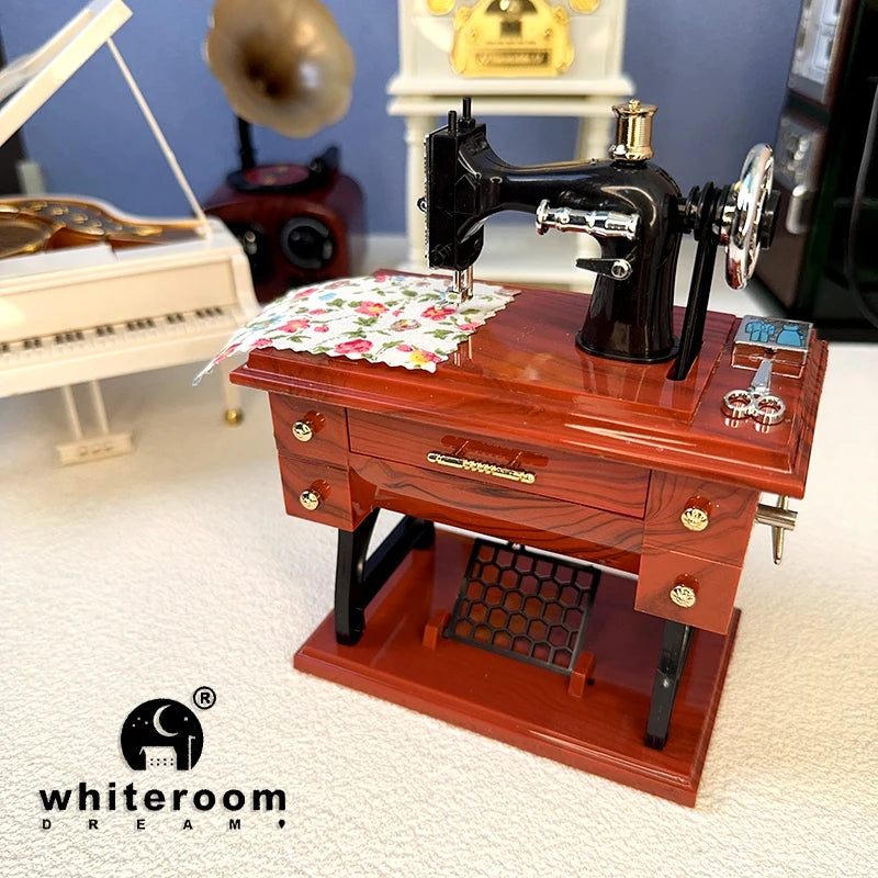 Doll Accessories Piano Mini Pedal Sewing Machine Furniture Music Box Vintage European Vintage Classic Home Decoration Birthday